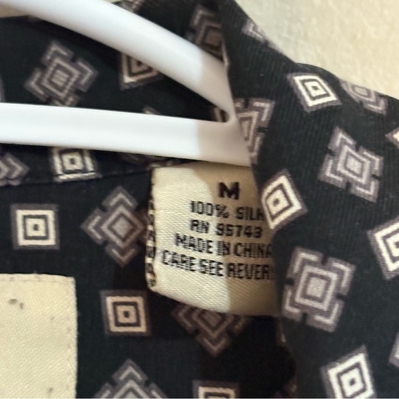 VINTAGE SILK Black & Grey Pattern 100% Silk Button Down Shirt - Picture 5 of 14